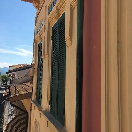 In Liberty Palace From The Early 1900s *