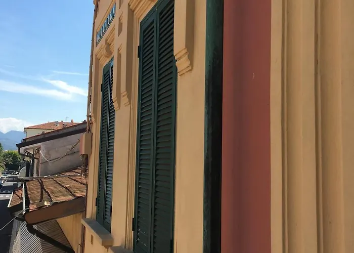 In Liberty Palace From The Early 1900s *