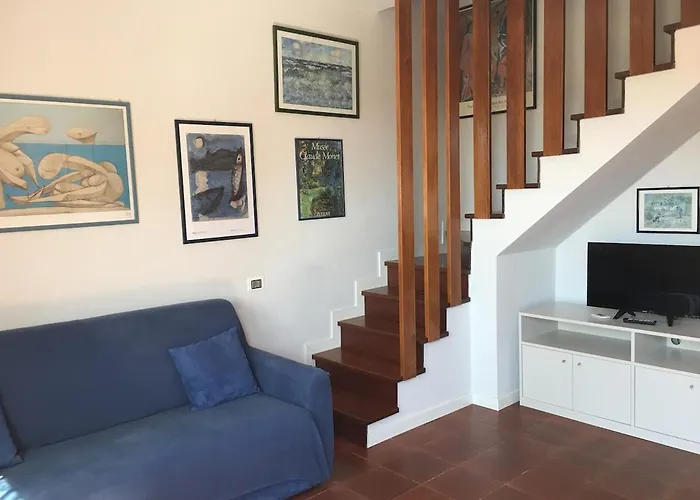 In Liberty Palace From The Early 1900s *